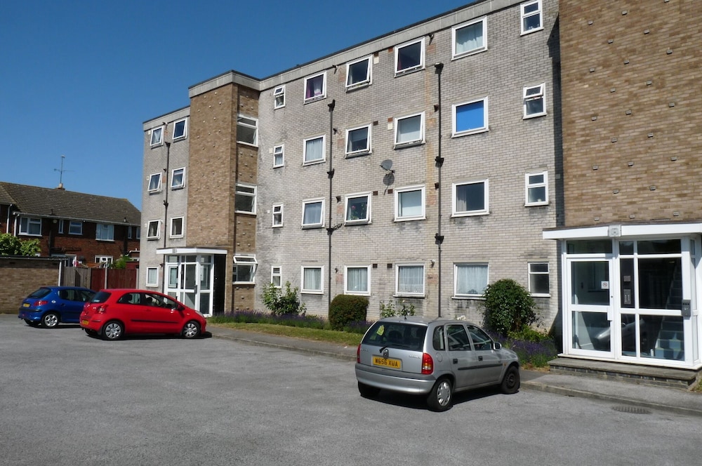 2-bed Flat With Superfast Wi-fi DW Lettings 9WW view 3