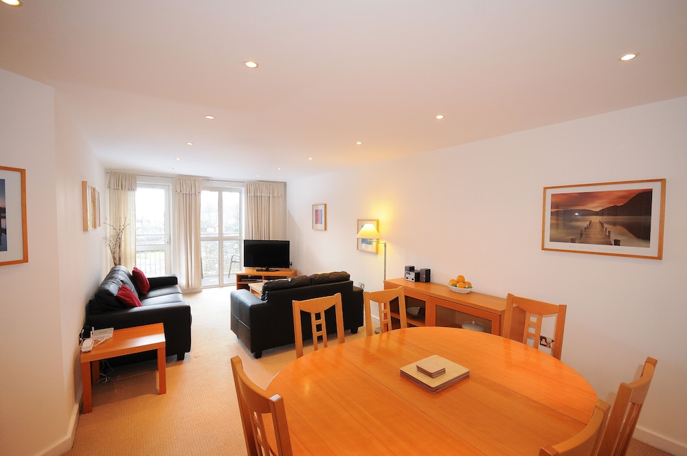 Town or Country - Greenwich Apartments