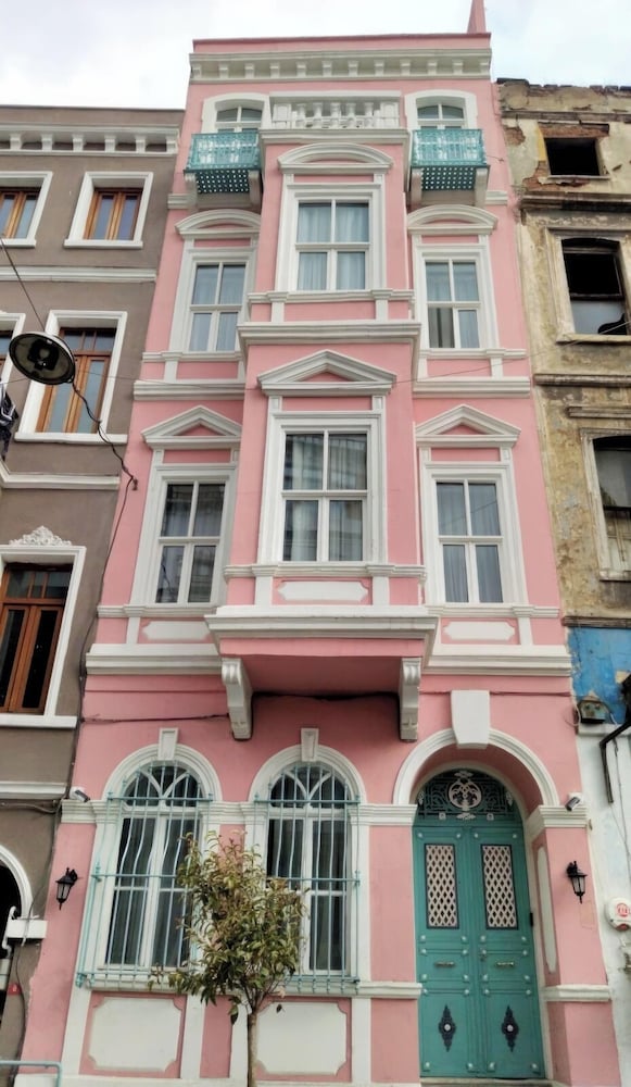 Revina Hotel