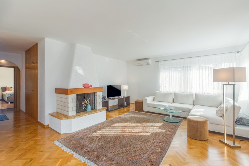 Apartment Elegant