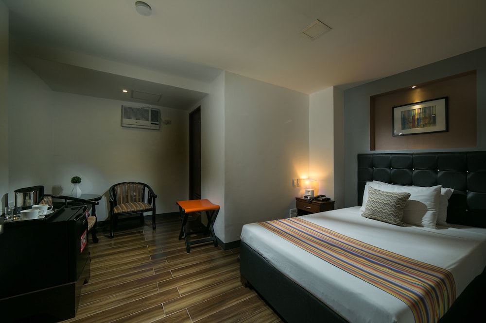 Angeles City Vacations - 950 Condotel - Property Image 3