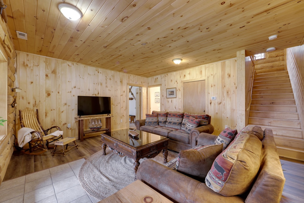 Rustic Tustin Cabin on 7 Acres w/ Fire Pit  Porch - Property Image 38