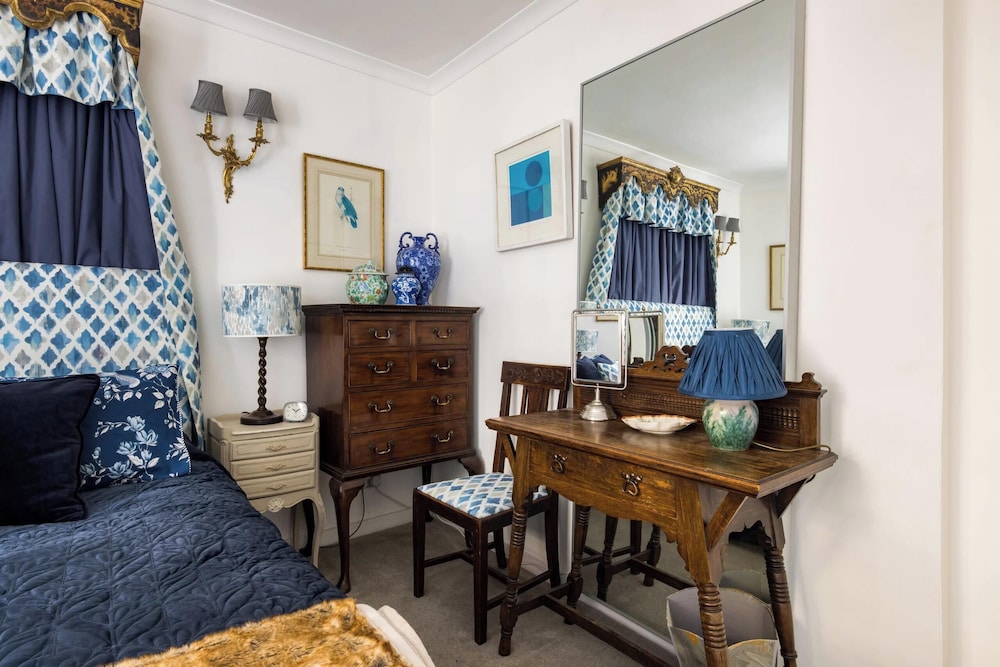Mayfair 9-bed Townhouse - Sleeps 16, Patio & Ac