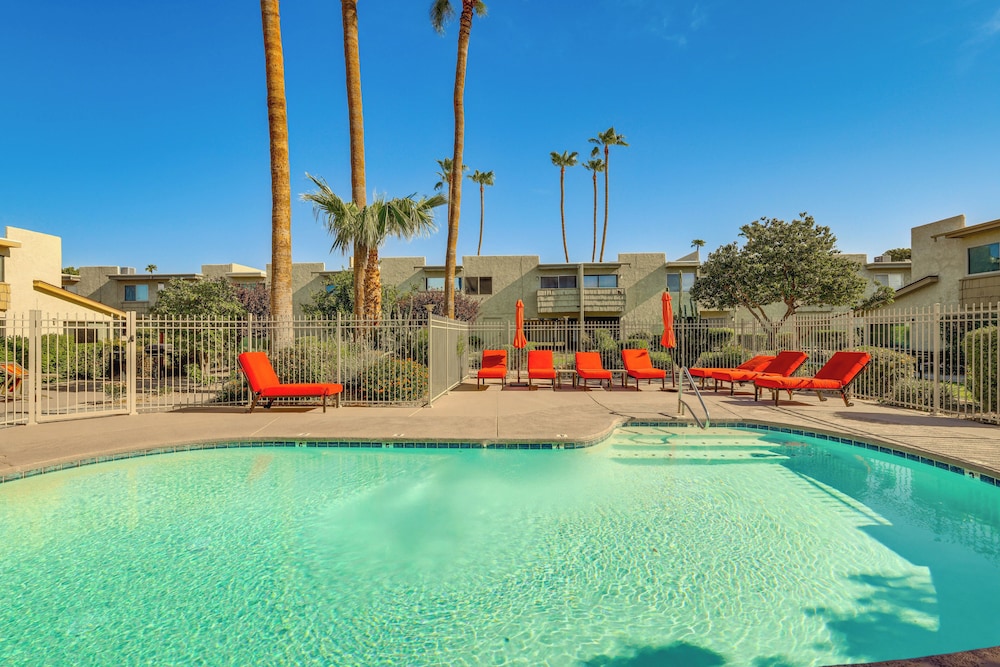 Walk to Old Town: Scottsdale Condo w/ Pool Access!