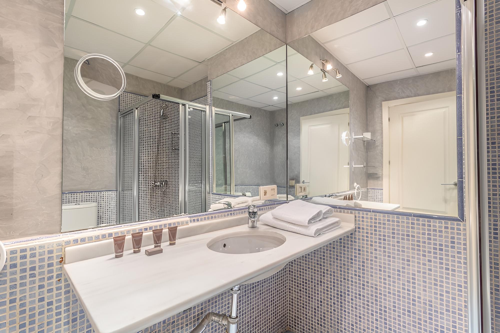 Duplex 2 Bd & Private Terrace Best Location. Francos Terrace VI view 4