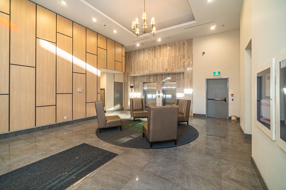 Lovely Oasis near Waterfront & Downtown - Image 3