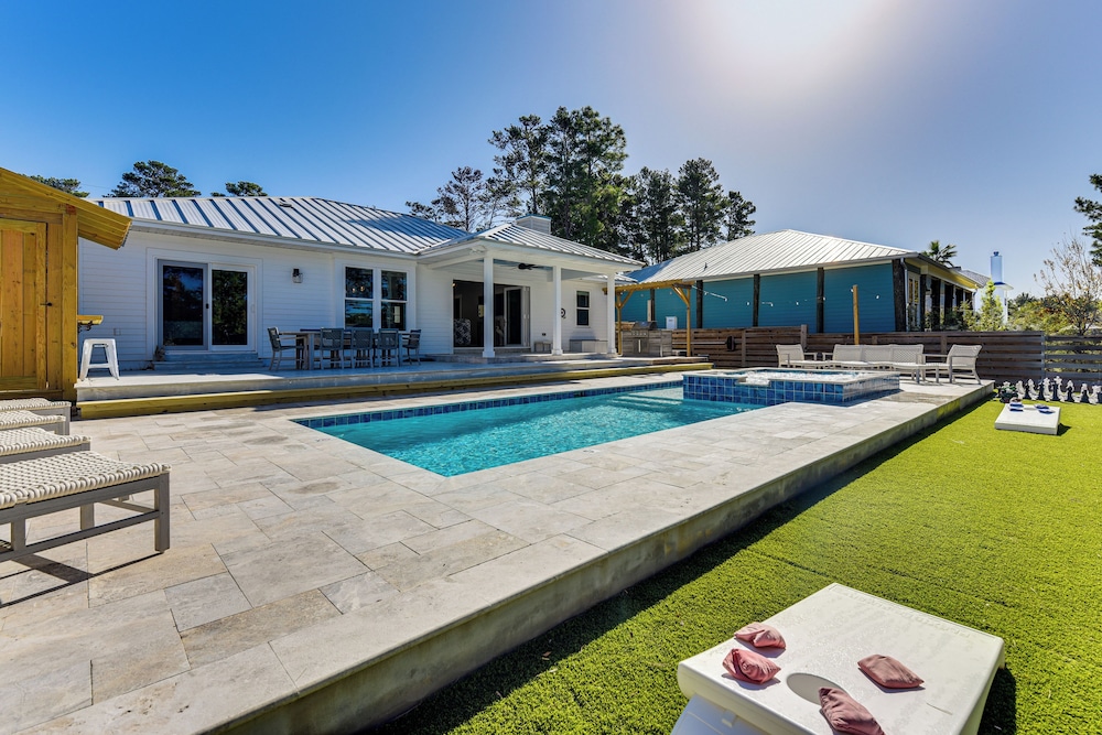 Tranquility & Nearby Beach Access: Private Oasis