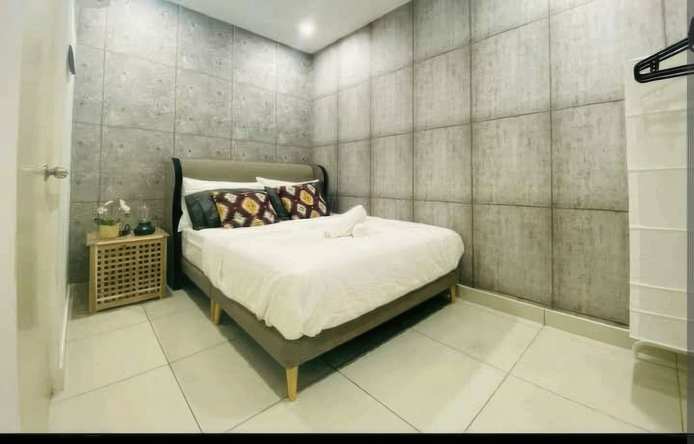 Central Residence - Free Gym Pool