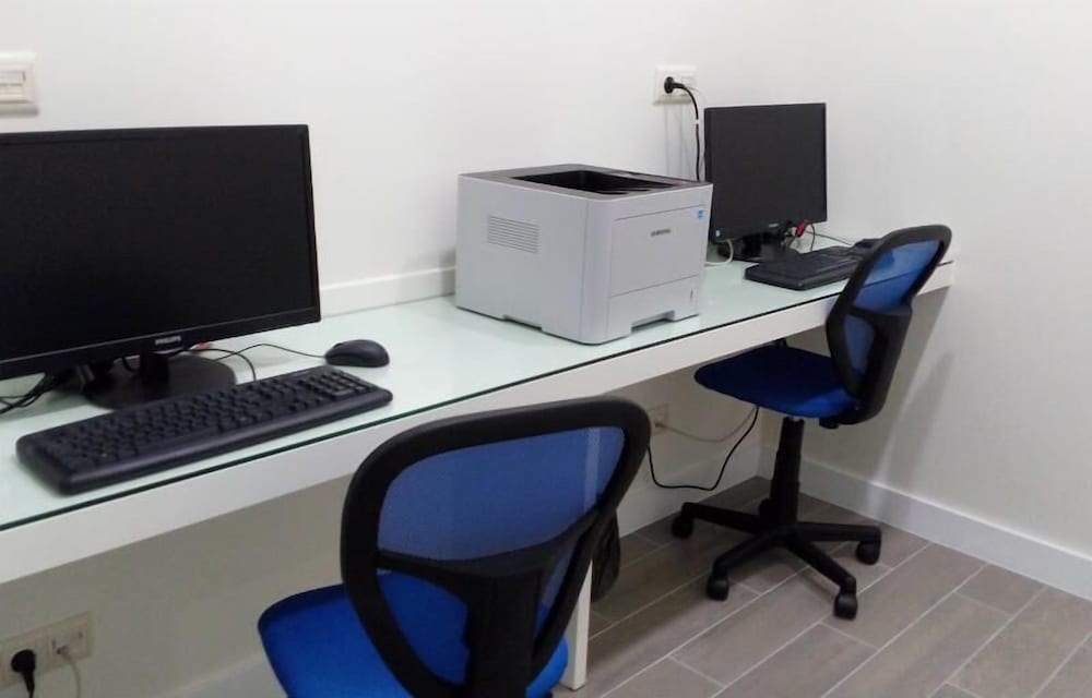 Welcome In - Suites & Hostel