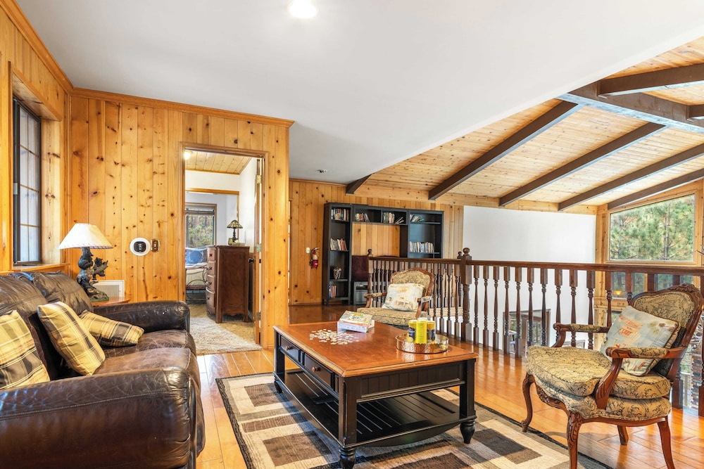 Lakeview Cabin w/ Game Room & Deck Near Ski Slopes & Trails Sleeps 20 Waterview by Avantstay
