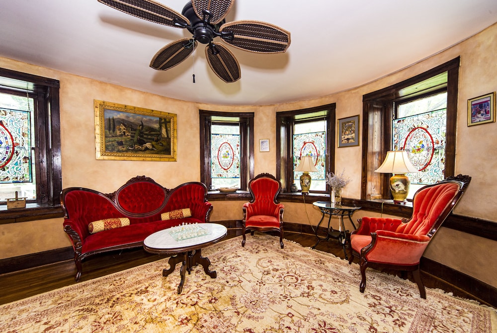 Stone Manor Boutique Inn - Property Image 3