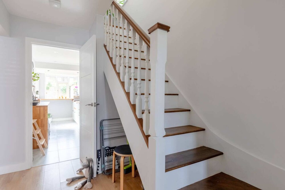 Modern & Spacious 3BD House - Canning Town
