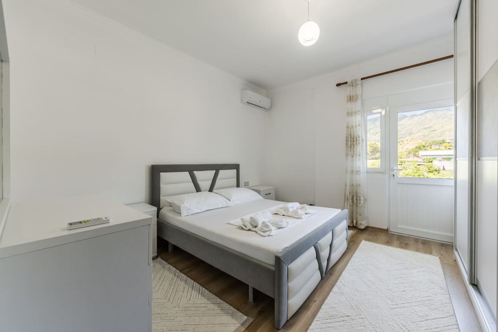 Hometown Apartment 2
