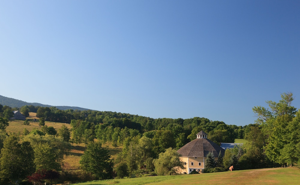 The Inn at Round Barn Farm view 2