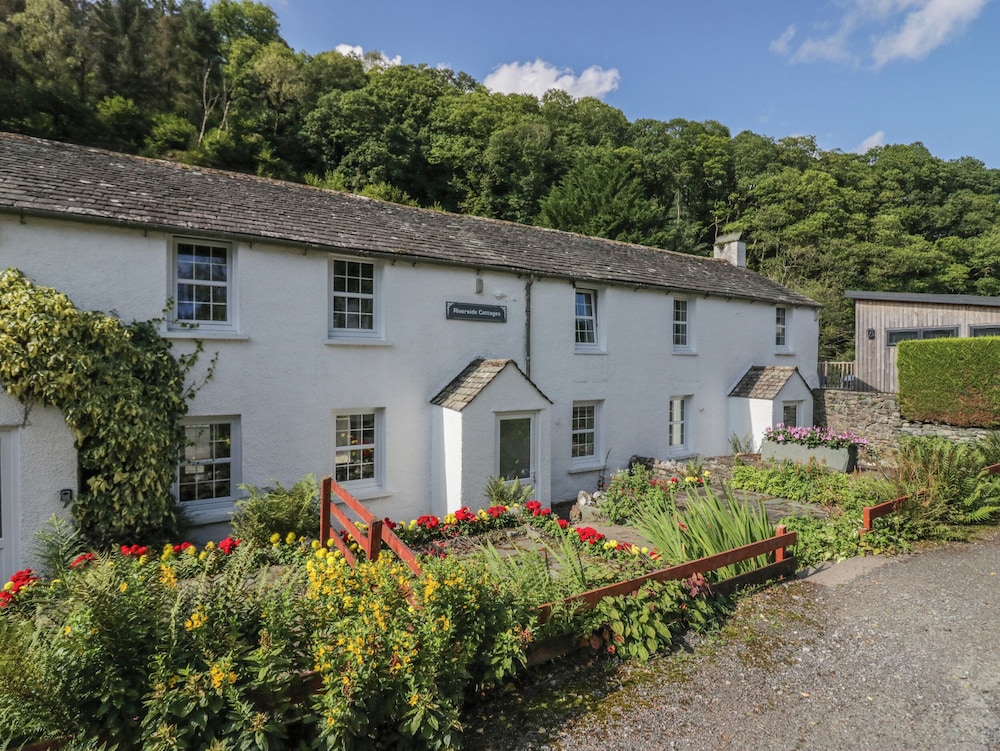 Riverside Cottage No 5