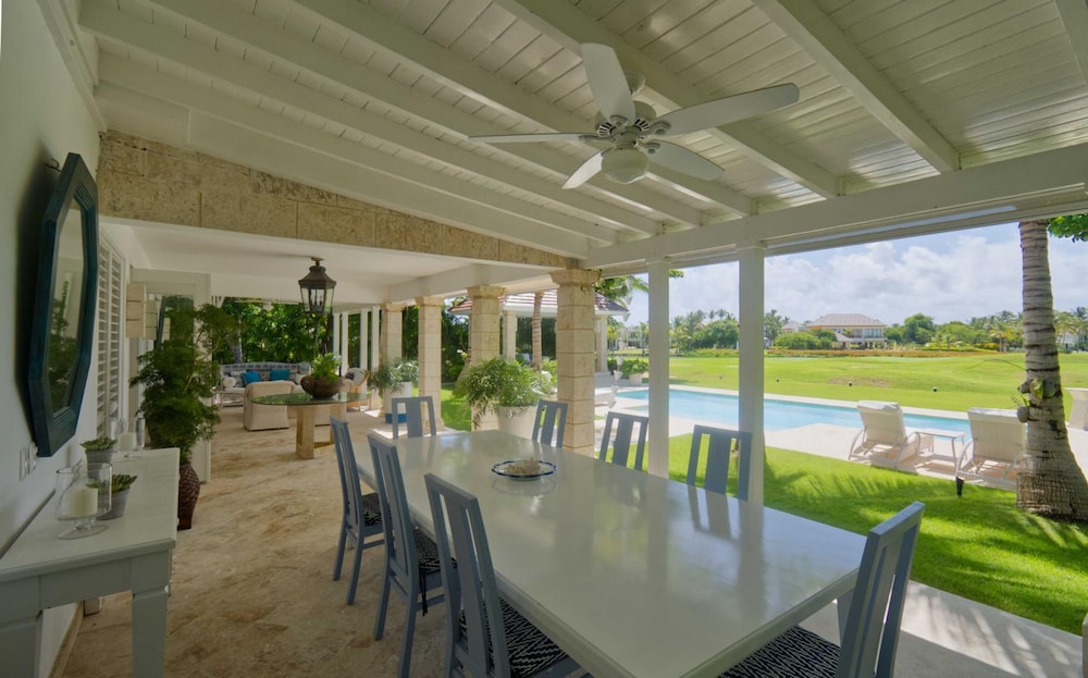 Ocean View Villa Just Minutes From Private Beaches