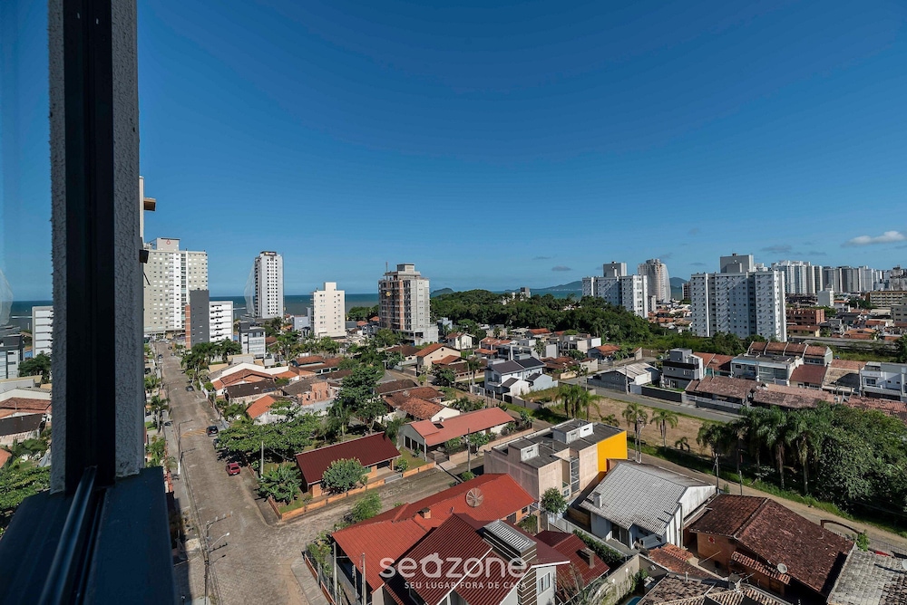 MCB - Apartments With Pool Near the Beach