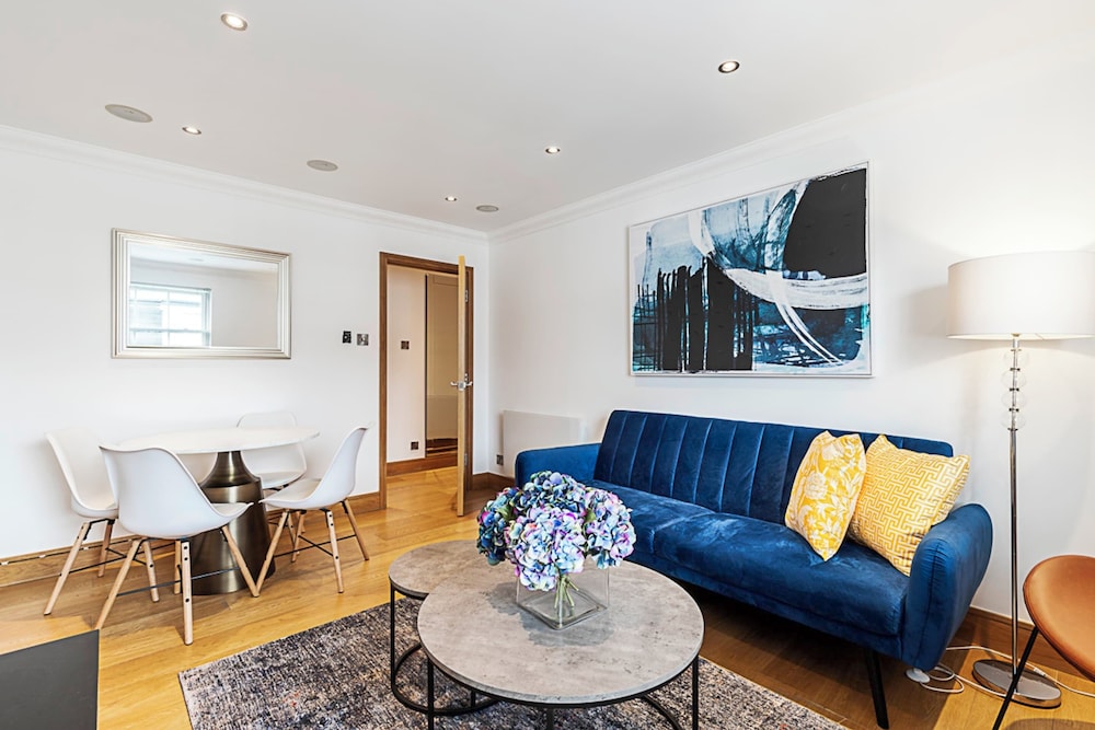 Elegant and Cosy Family Apartment in Marylebone