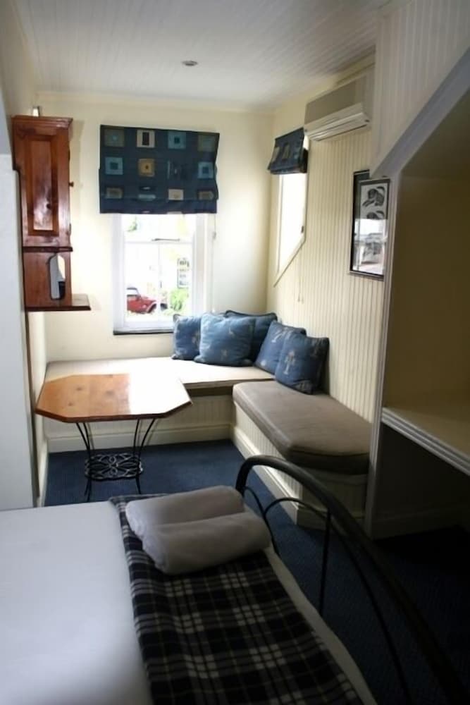 Knysna Wayside Inn