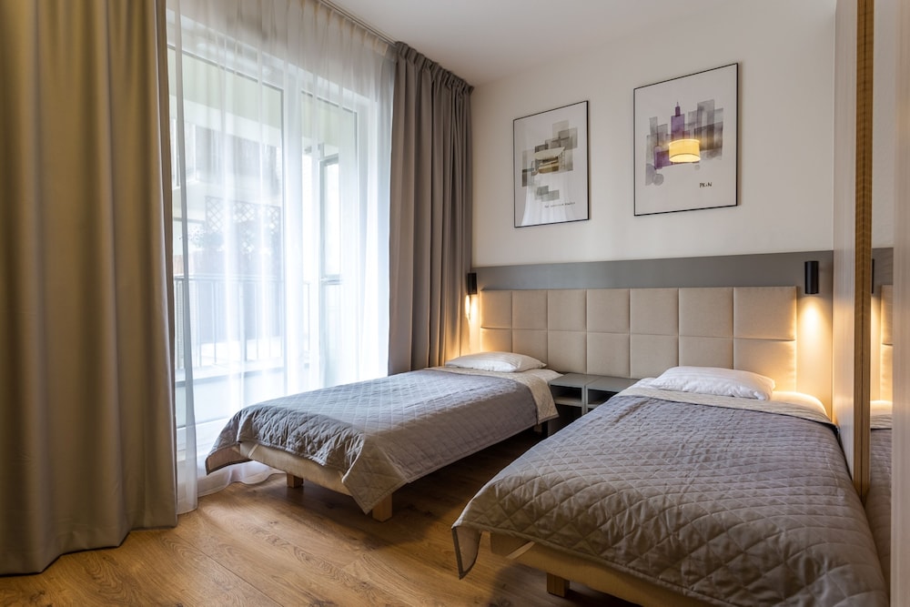 RentPlanet - Apartamenty Wolska view 5