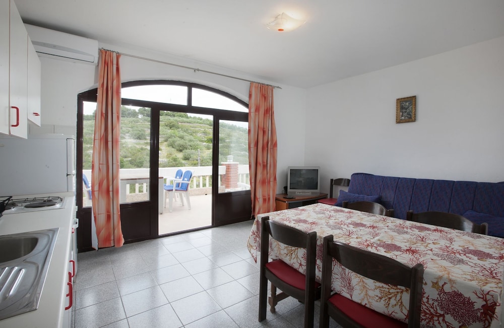 Star - With Swimming Pool - A4 Lavanda view 5