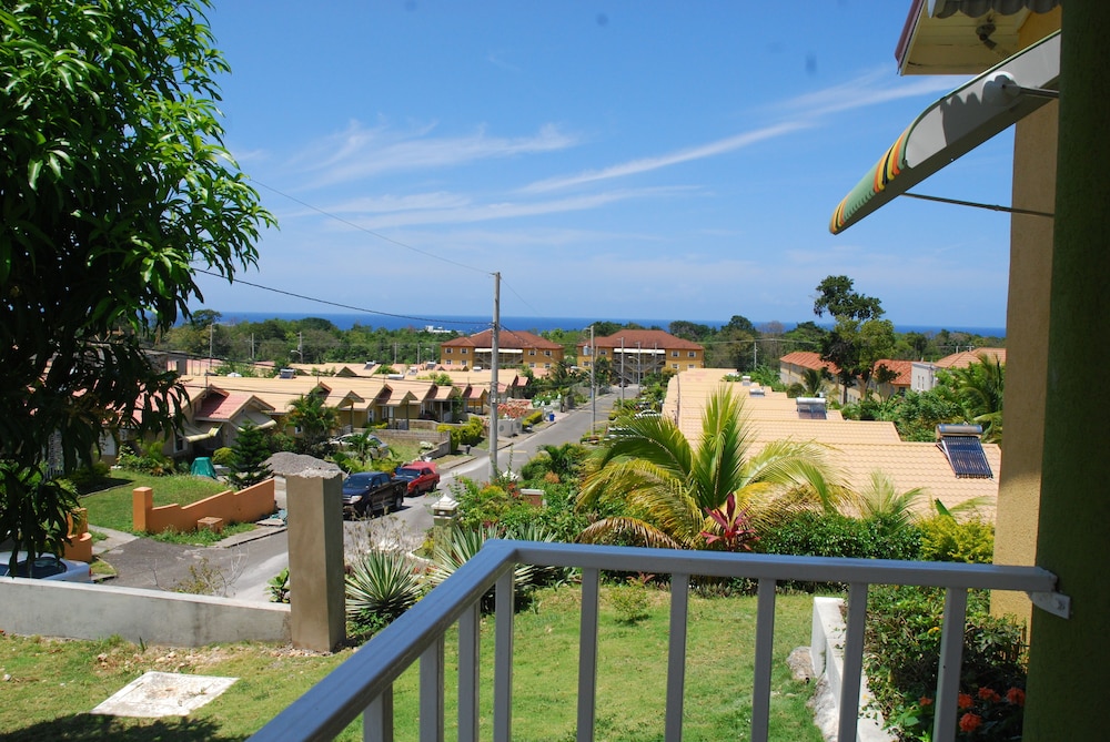 St Mary Mins Away From Ocho Rios 2 bed Ocean View Villa
