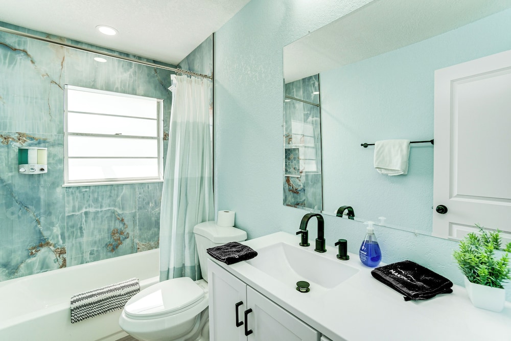 Swim, Fish, Shop & More: Port Charlotte Retreat!