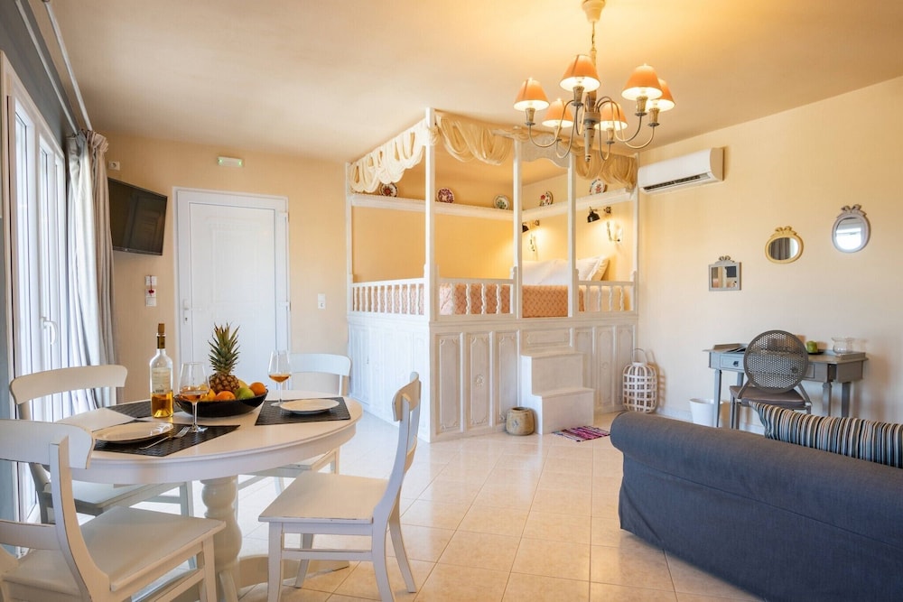 Elaia Villas