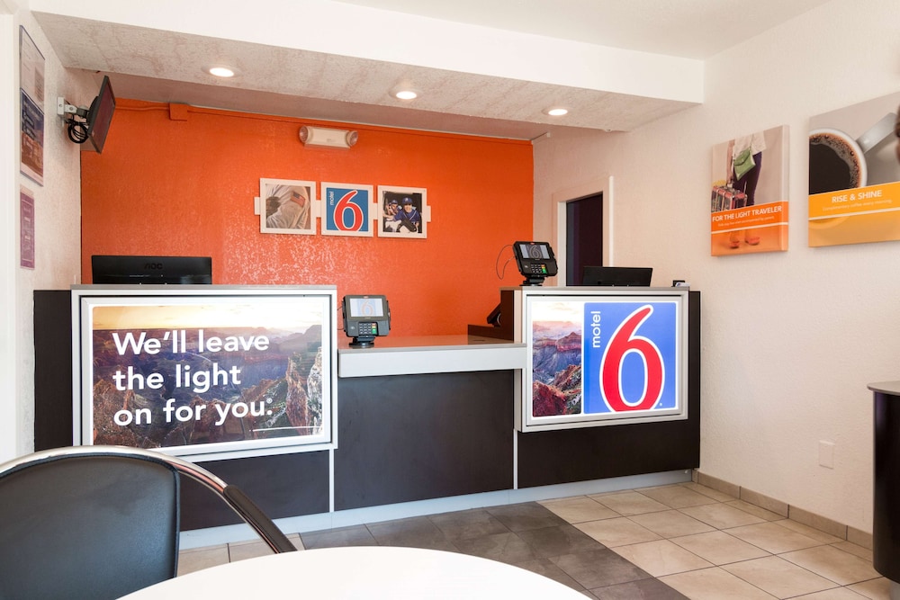 Motel 6 Longview, TX