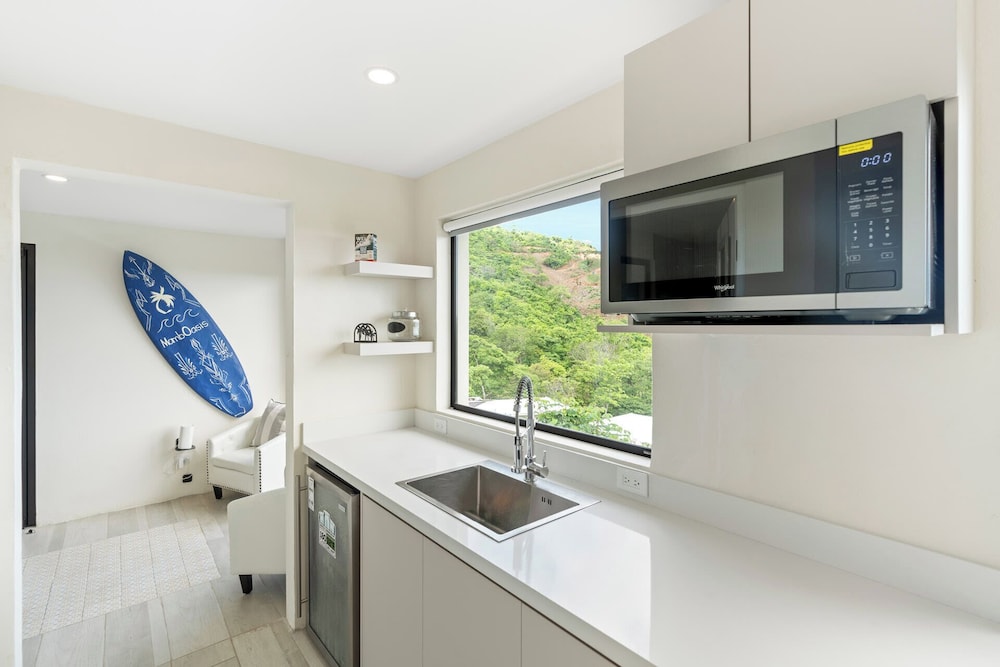 Luxe Tropical Villa with Sparkling Infinity Pool, Panoramic Ocean Views & Community Amenities