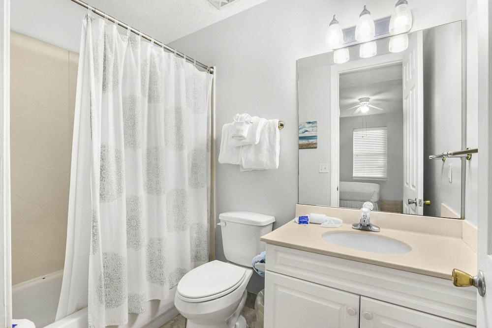 Grand Pointe 411 3 3 5 Gulf-front A Amenities