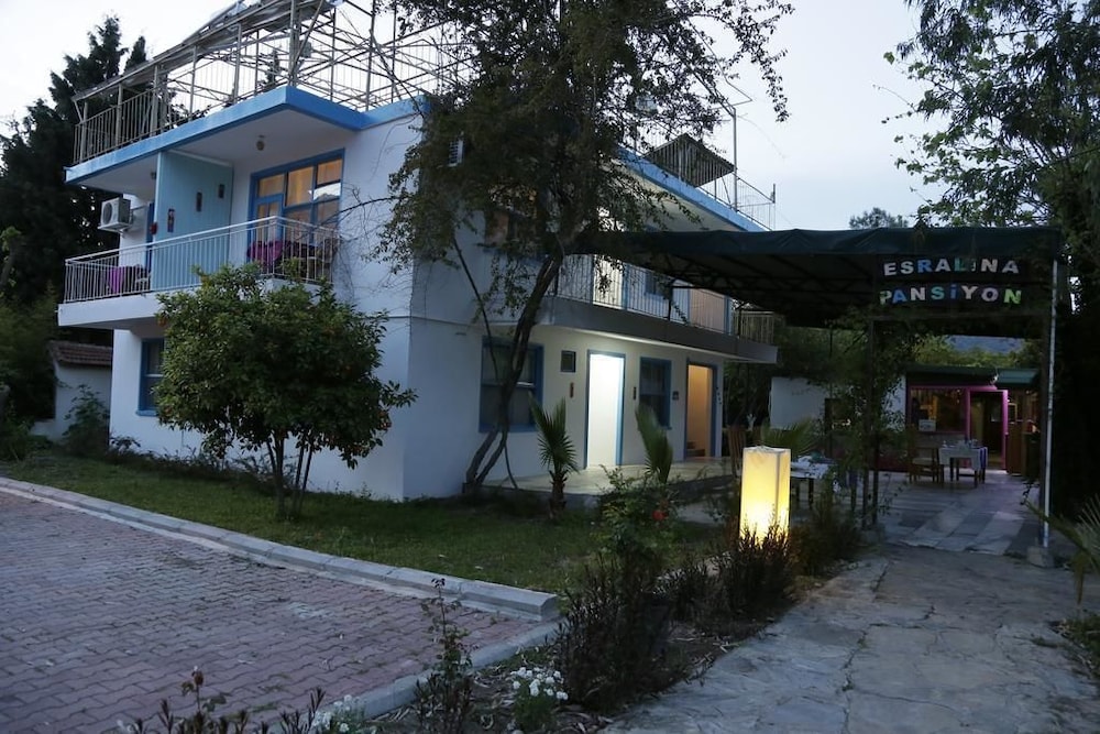 Esralina Pension