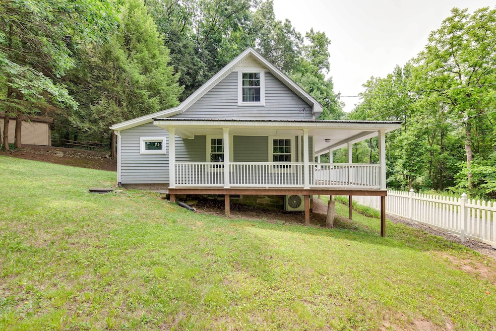 Cottage w/ Hot Tub & Fire Pit By Mahantango Creek view 4
