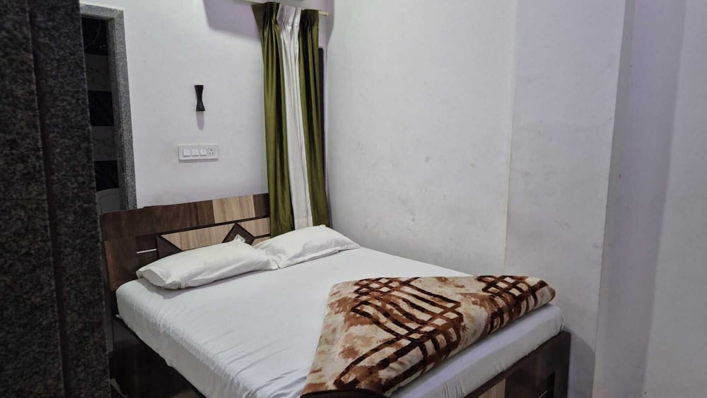Shree Hanuman Hotel
