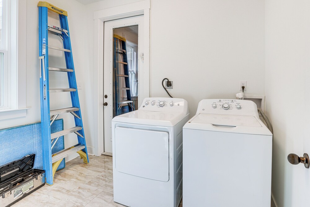 Private Lakeview Haven in Rockford