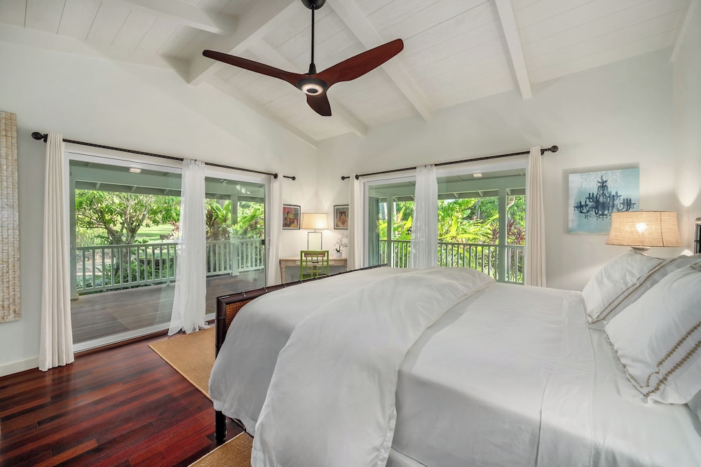 Secret Beach House in Kilauea
