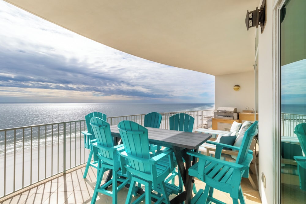 Turquoise Place Condos