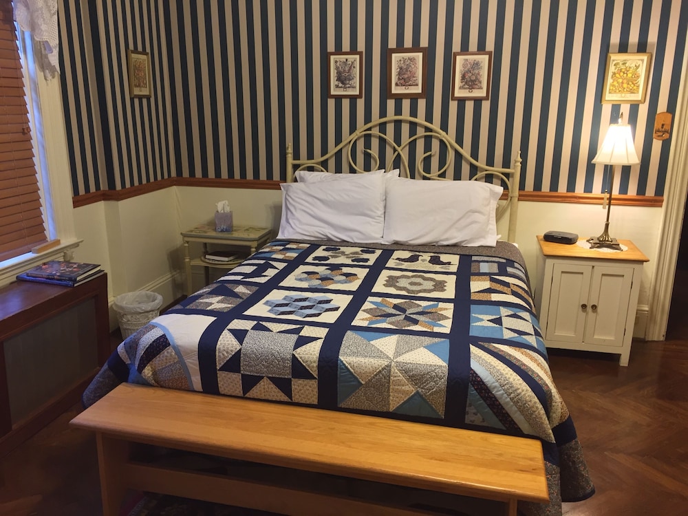 Red Lion Bed & Breakfast view 2