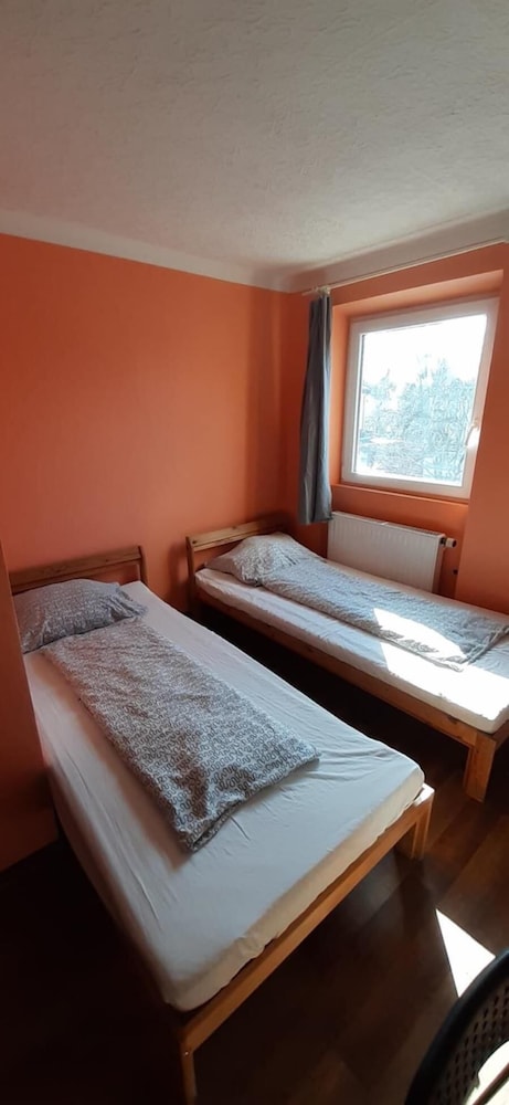 2-Rent Group Hostel Apartments EVE74