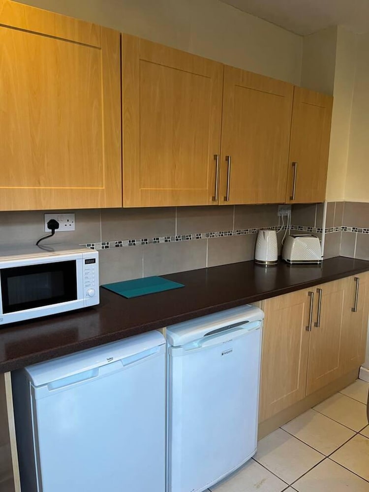 Lovely 2-bed House in Liverpool view 4
