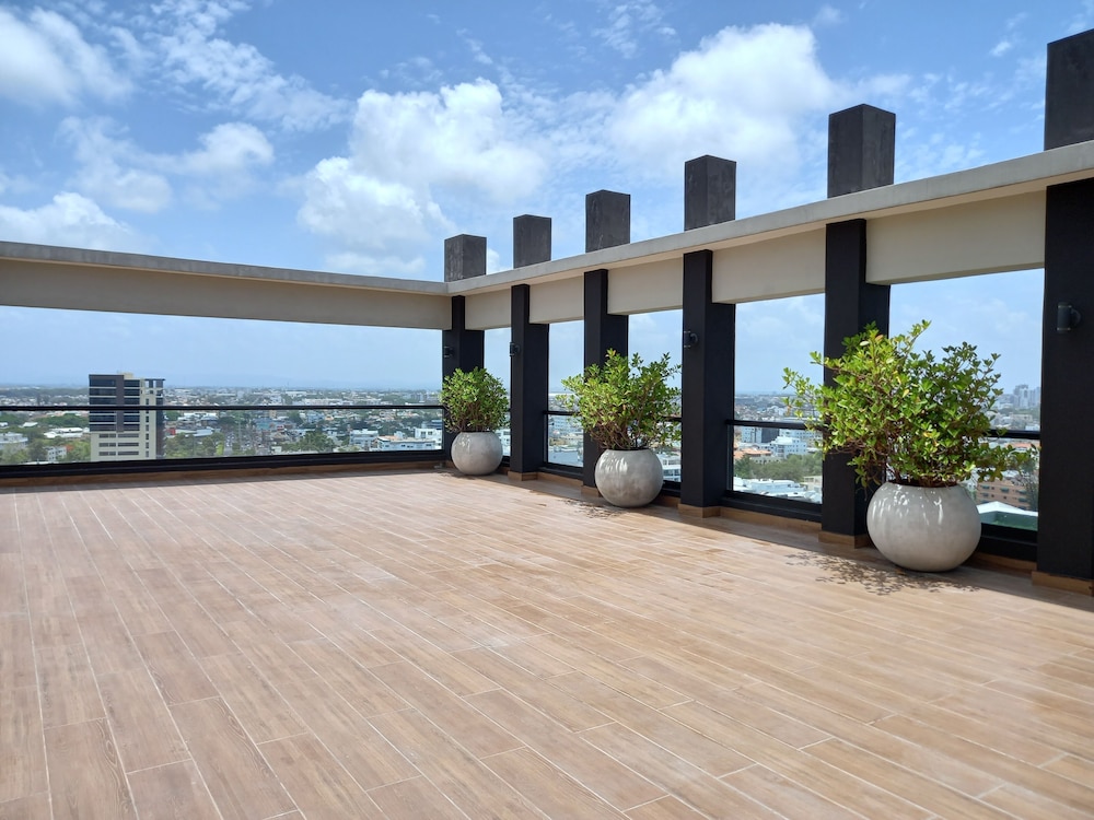 Goistay Discover Unparalleled Elegance in the Clouds A Luxury Apartment in th