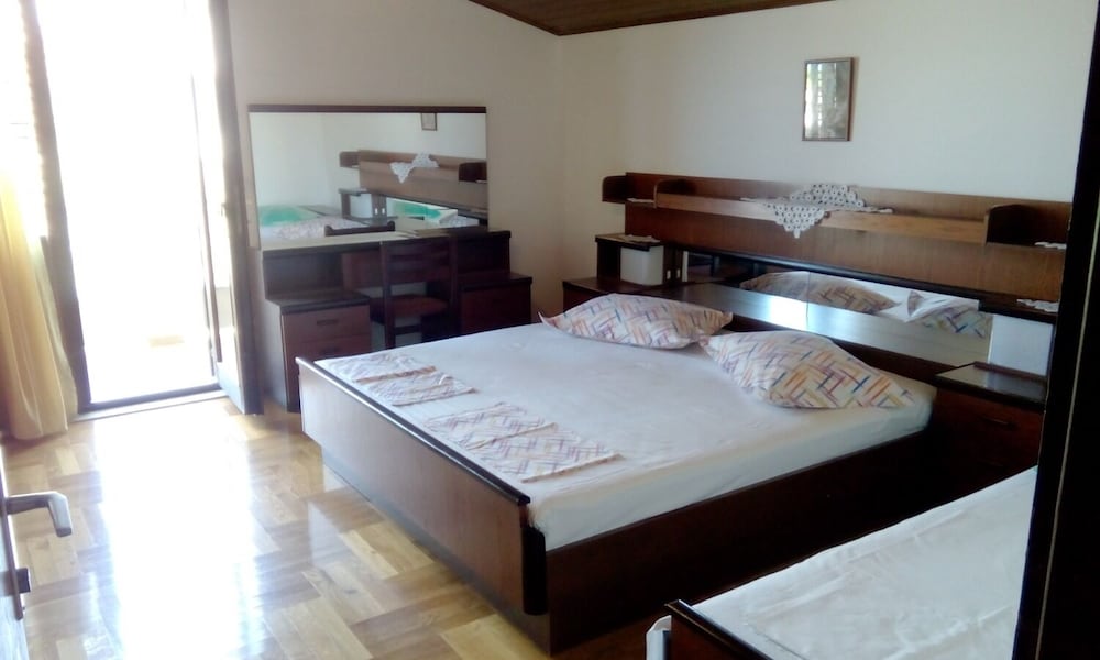 Photo 7