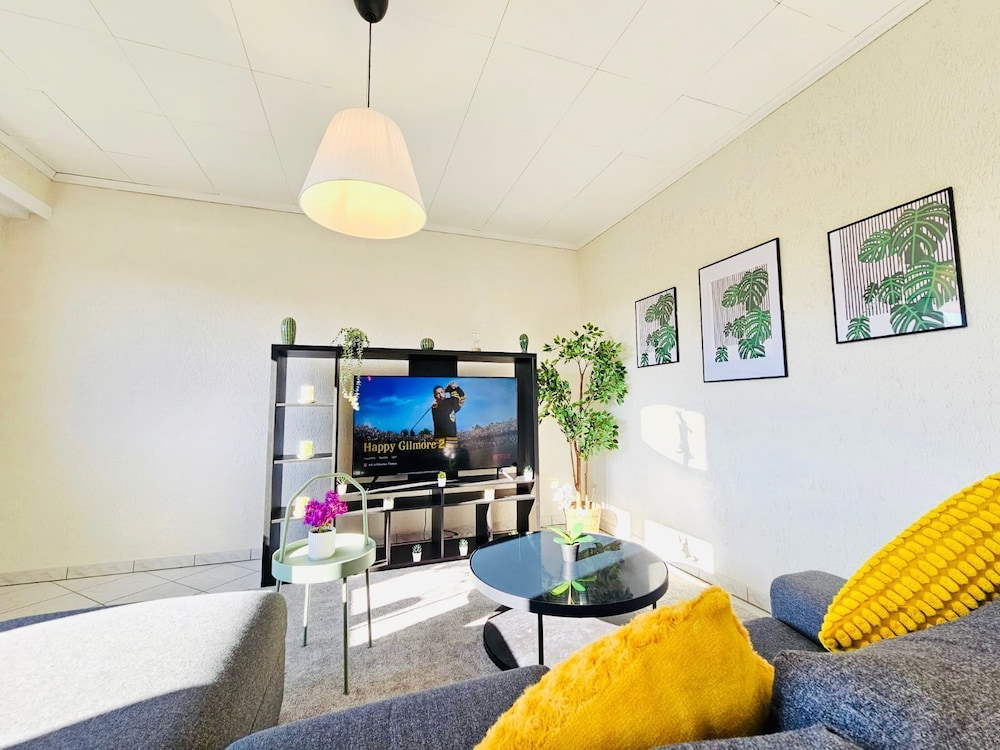 Chic Urban Stay 2BR with parking
