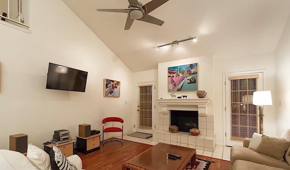 Western Gallery By Signature Vacation Rentals