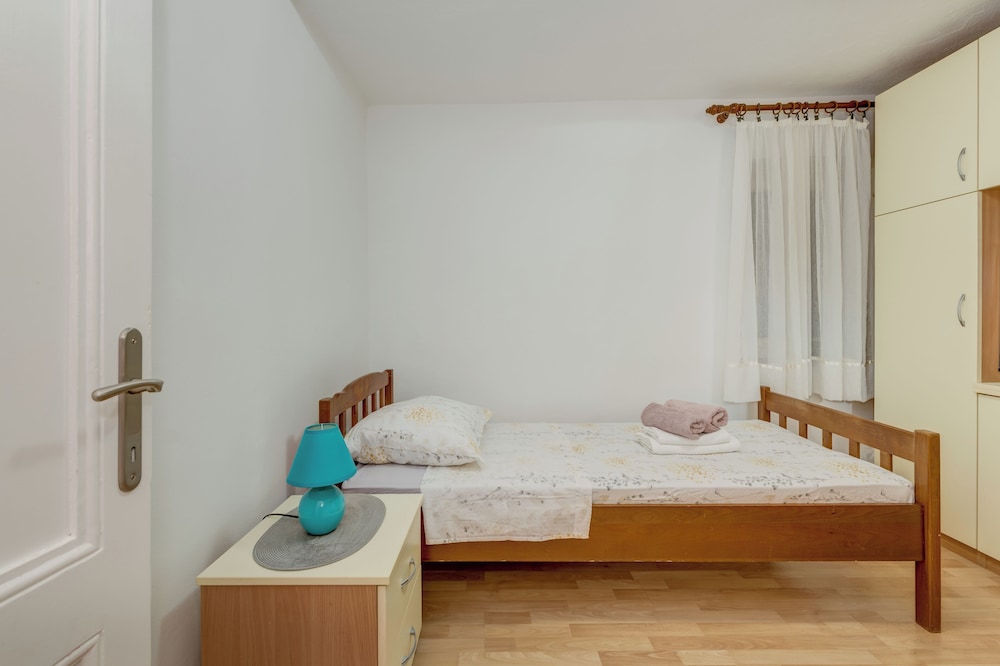 Diocletian'S Corner, Three Bedroom Apartment