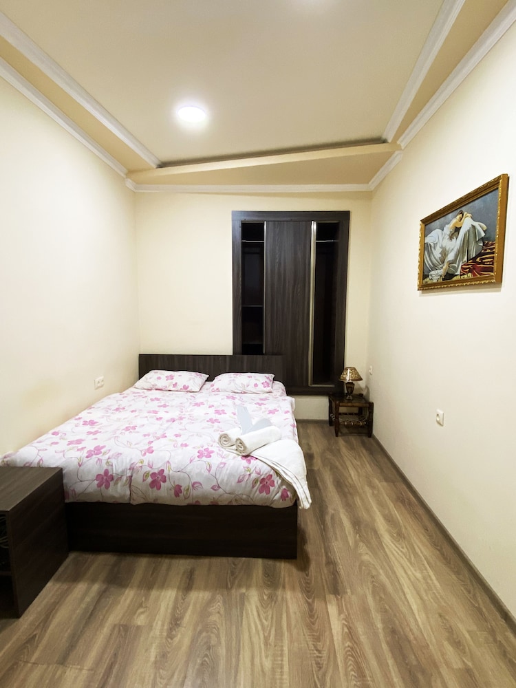 Domino Yerevan Hostel & Tours