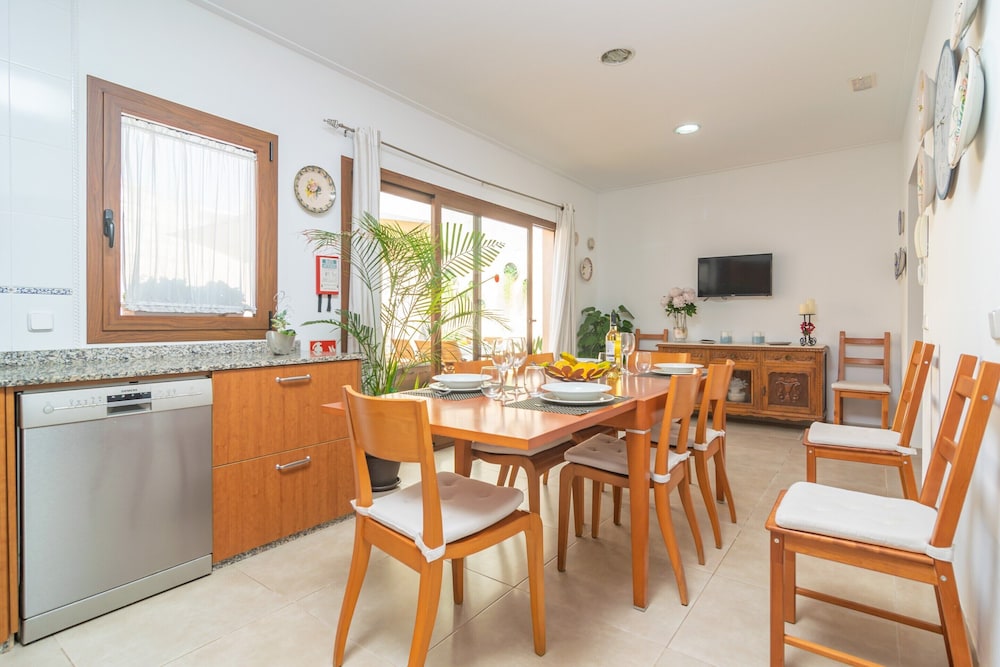 Villa Placeta - Villa With Private Pool. Free Wifi
