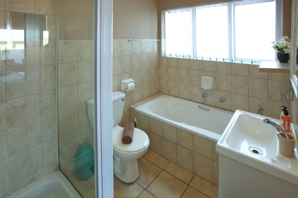 Tasties' Langebaan 8 Sleeper