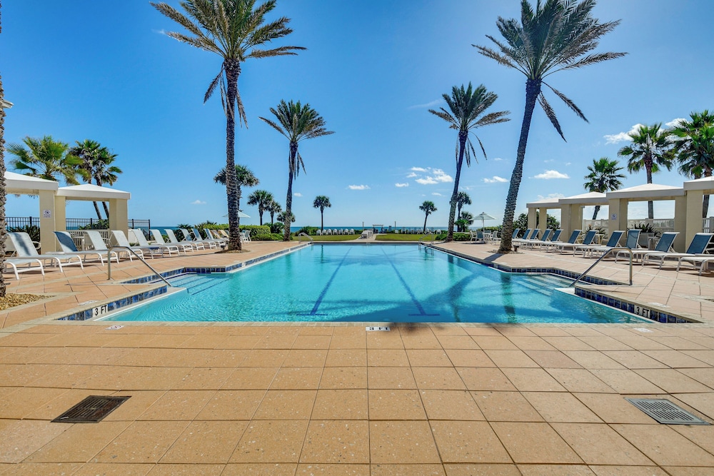 Steps to Beach: Palm Coast Escape w/ Resort Perks!