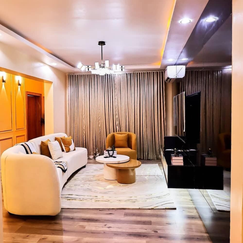 Purple Lavender Court Apartment